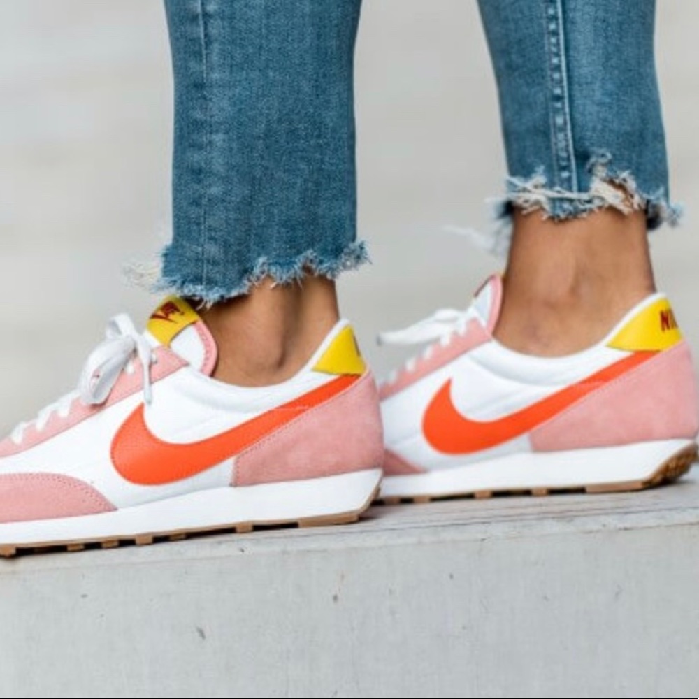 Nike Daybreak- Coral Stardust